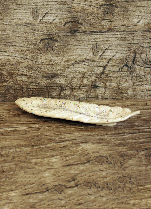 Decorative feather tray with glitters